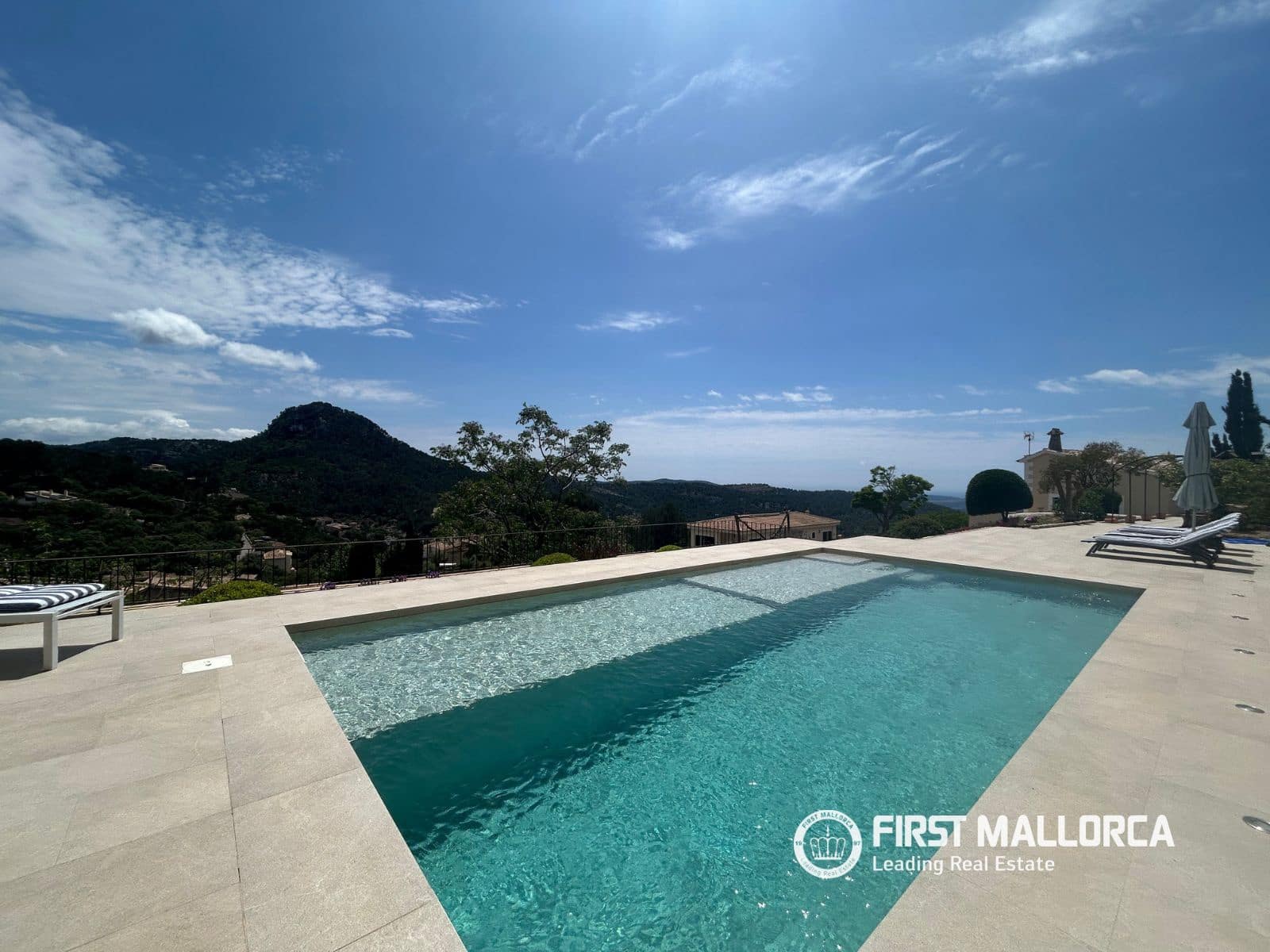 Chalet de 3 habitaciones en Galilea en alquiler con piscina garaje - 4.500 € (Ref: 9195062)