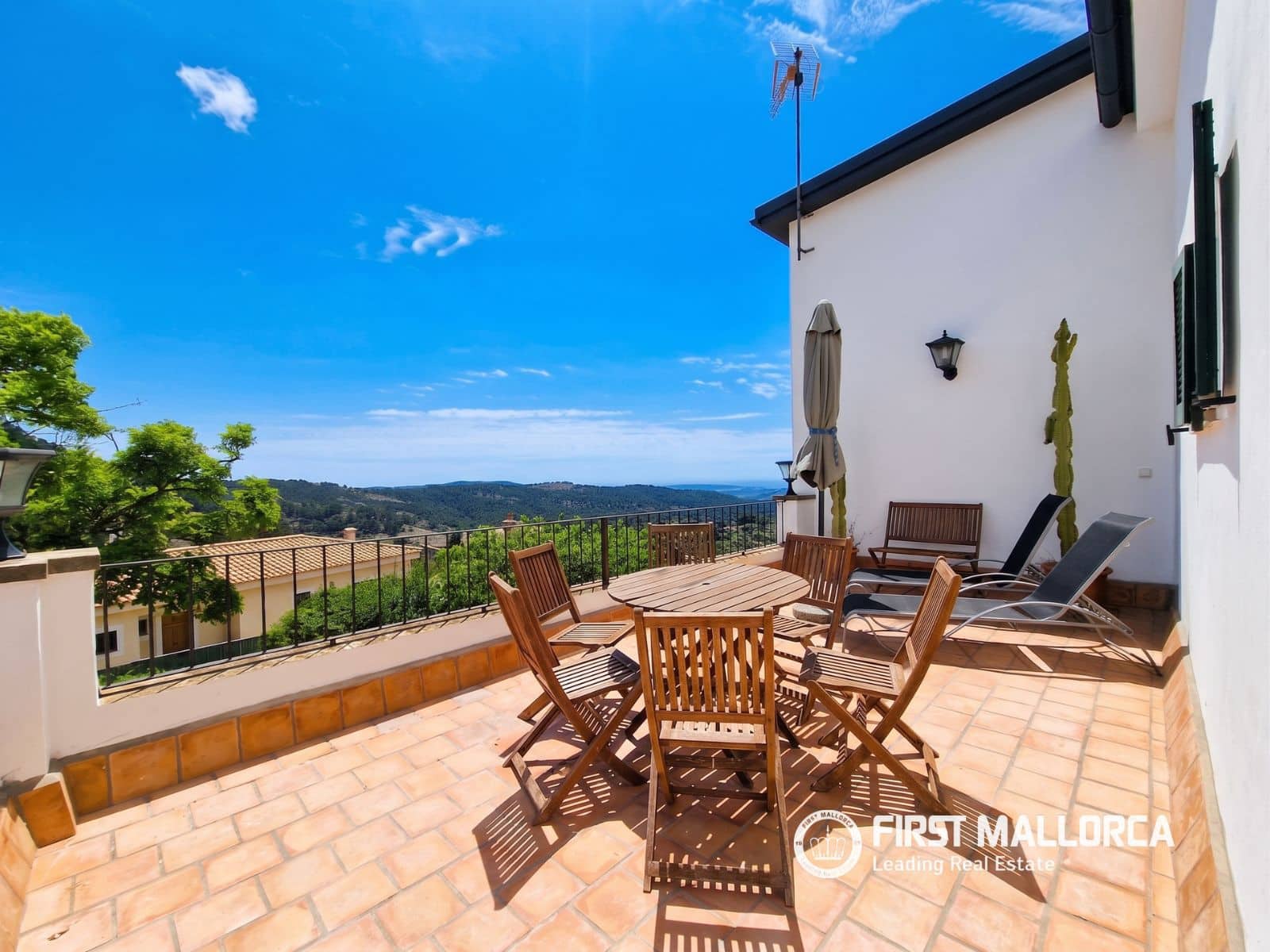 Chalet de 3 habitaciones en Galilea en alquiler con piscina garaje - 4.500 € (Ref: 9195062)