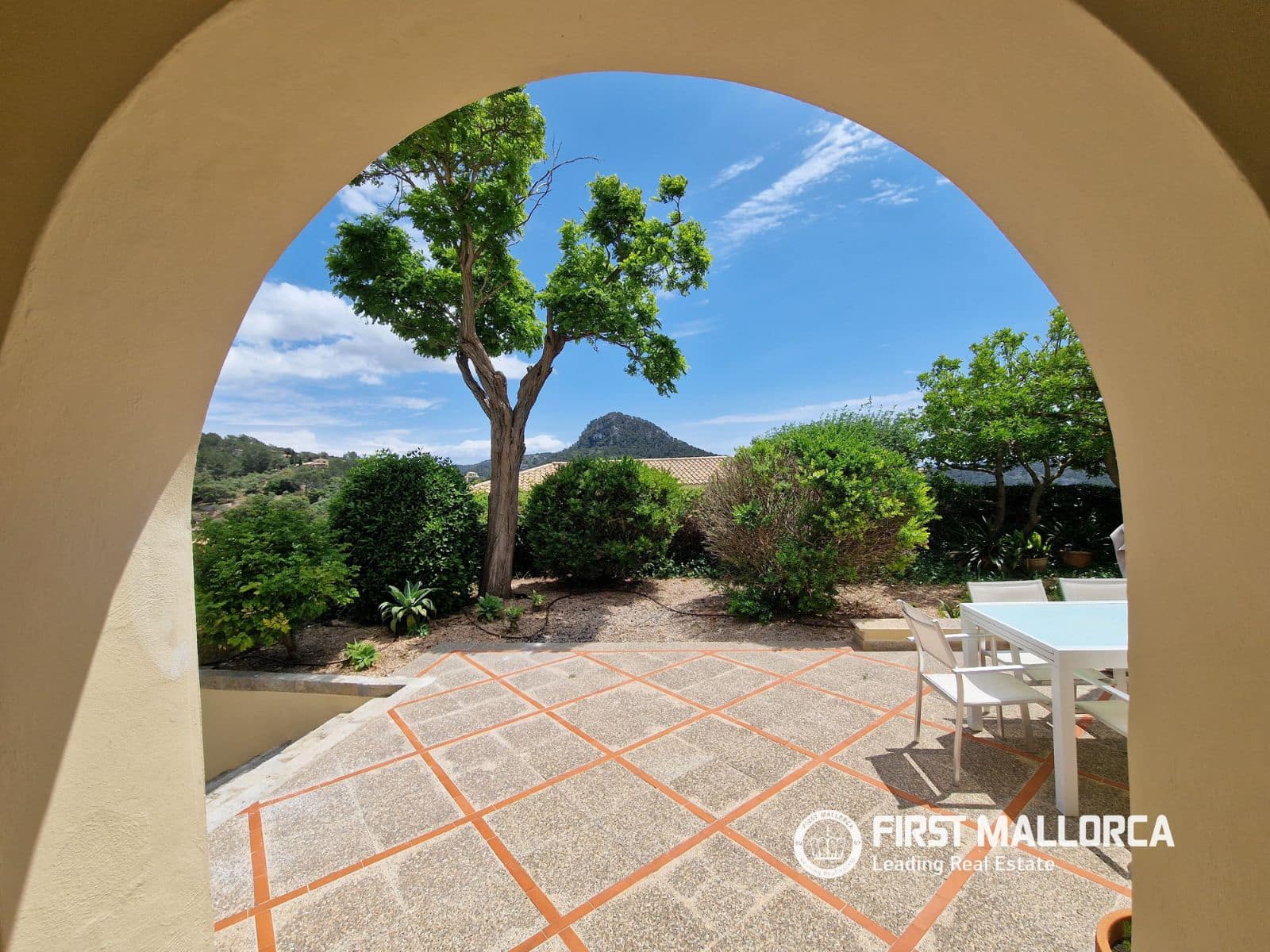 Chalet de 3 habitaciones en Galilea en alquiler con piscina garaje - 4.500 € (Ref: 9195062)