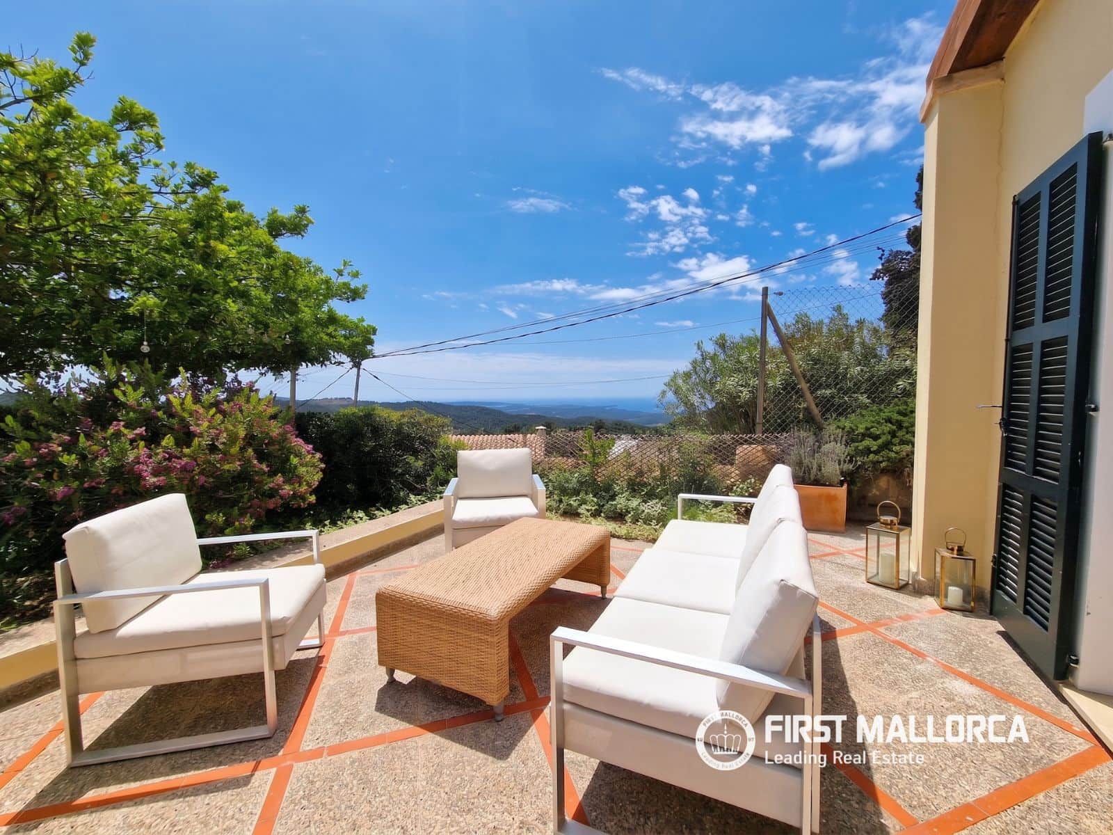 Chalet de 3 habitaciones en Galilea en alquiler con piscina garaje - 4.500 € (Ref: 9195062)