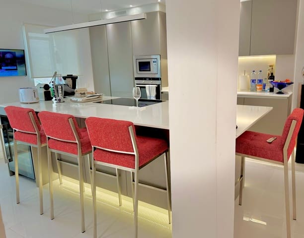 2 bedroom Apartment for rent in Jaume III, Palma de Mallorca - € 2,300 (Ref: 9200184)