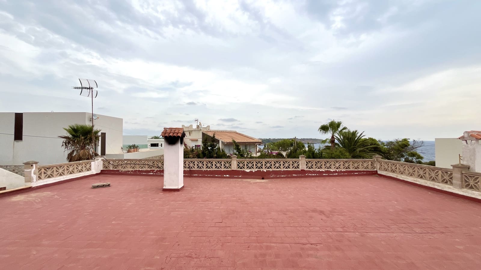 4 sovrum Villa till salu i Cala Llombards med garage - 700 000 € (Ref: 9200186)