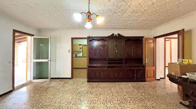 4 bedroom Villa for sale in Cala Llombards, Santanyí with garage - € 700,000 (Ref: 9200186)