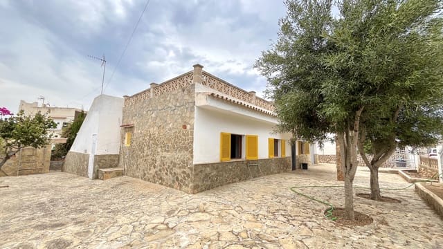 4 bedroom Villa for sale in Cala Llombards, Santanyí with garage - € 700,000 (Ref: 9200186)