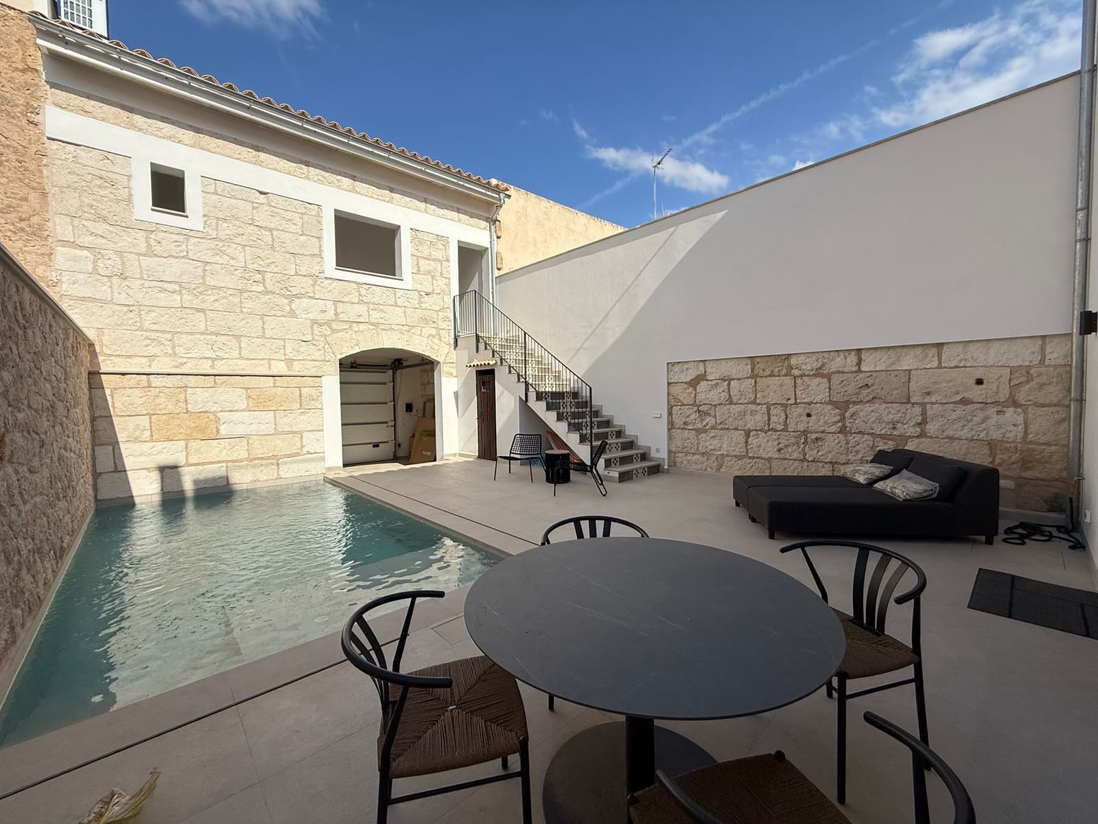 5 soveværelse Byhus til leje i Sa Pobla med swimmingpool garage - € 4.500 (Ref: 9206094)