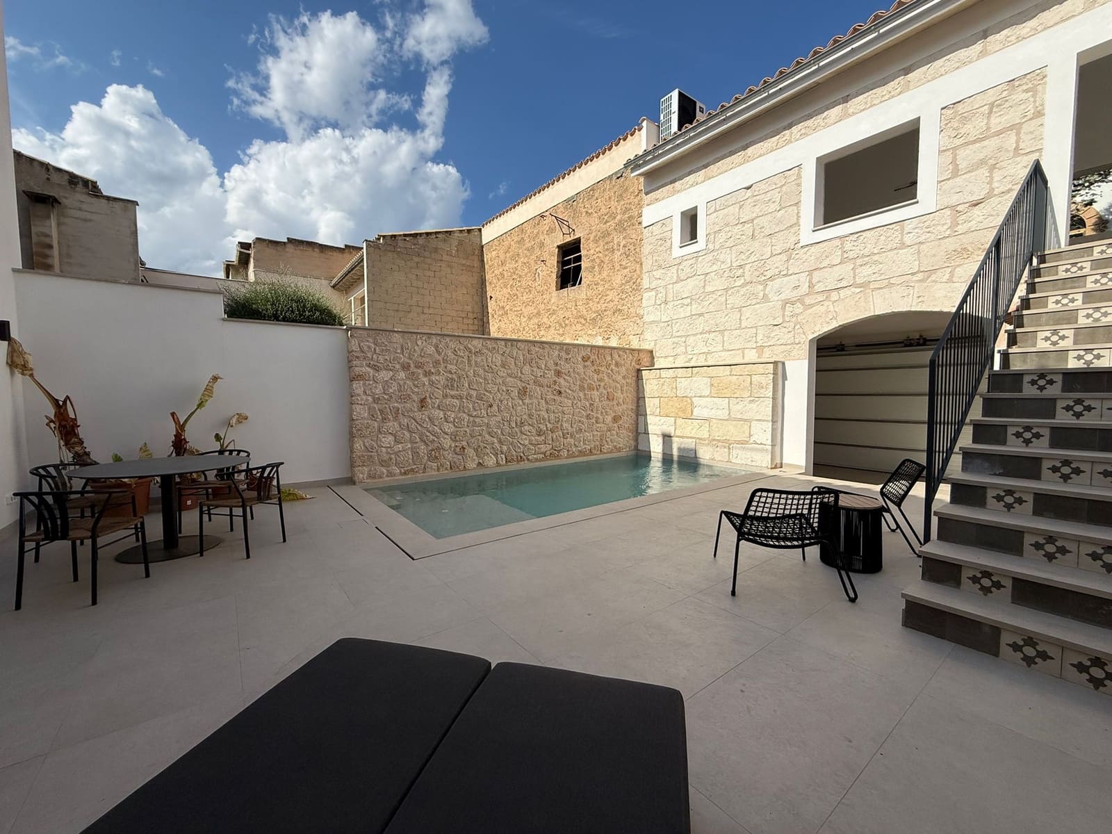 5 soveværelse Byhus til leje i Sa Pobla med swimmingpool garage - € 4.500 (Ref: 9206094)