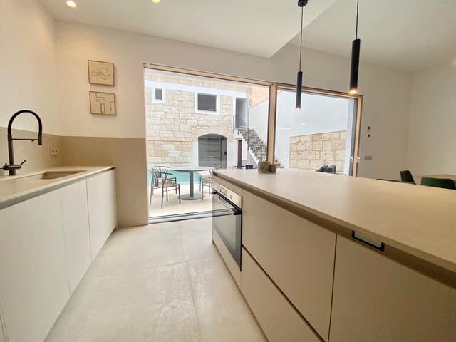 5 sypialnia Dom do wynajęcia w Sa Pobla z basenem garażem - 4 500 € (Ref: 9206094)