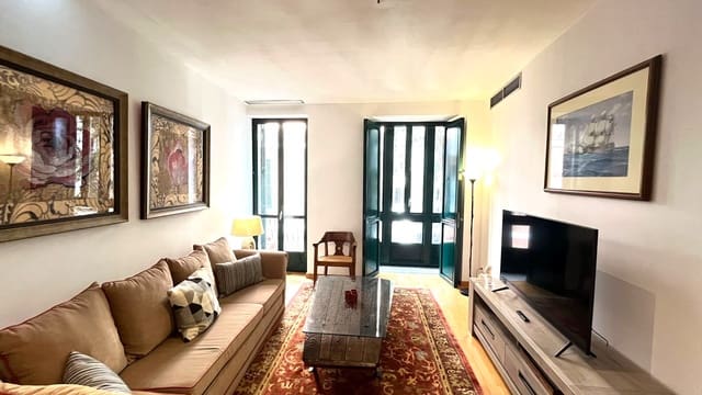 3 bedroom Apartment for rent in Cort, Palma de Mallorca - € 2,500 (Ref: 9207793)