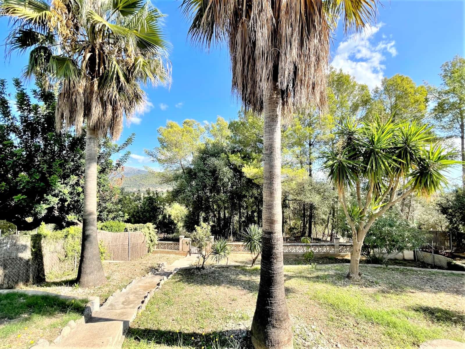 3 slaapkamer Villa te huur in Campanet met garage - € 3.000 (Ref: 9207796)