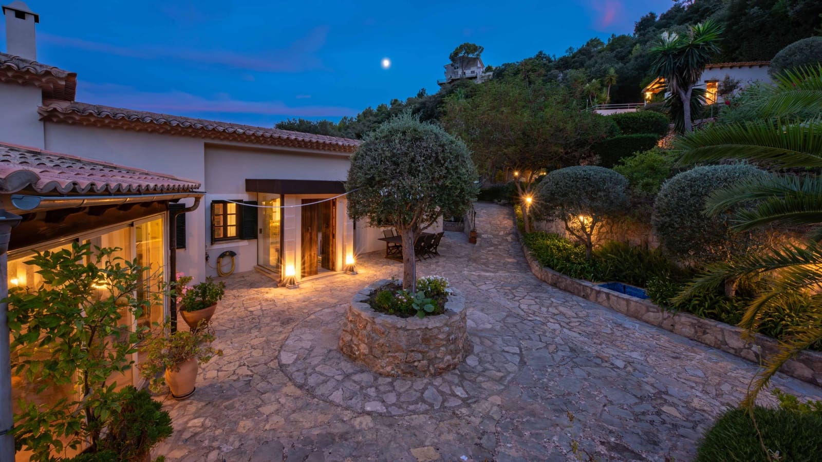 4 sypialnia Finka/Dom wiejski na sprzedaż w Esporles z basenem garażem - 2 200 000 € (Ref: 9207797)