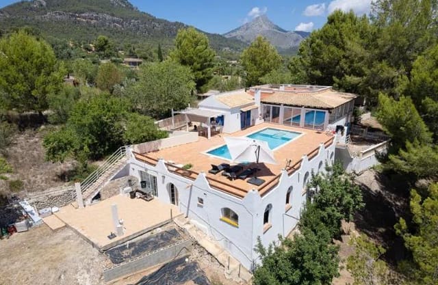 3 bedroom Villa for sale in Es Capdella, Calvià with garage - € 1,650,000 (Ref: 9226013)