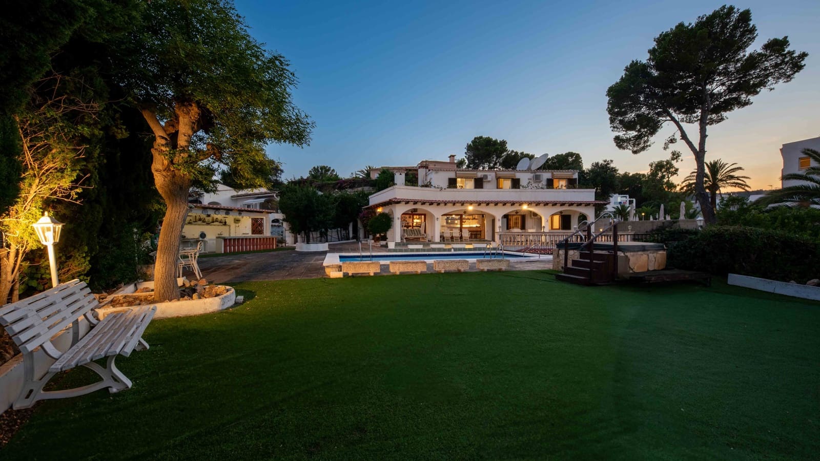 4 soverom Villa til salgs i Palmanova med svømmebasseng garasje - € 2 700 000 (Ref: 9235814)