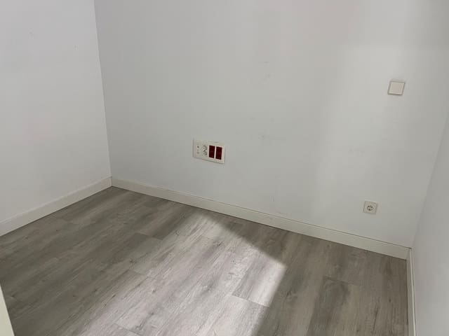 Kommersiell til leie i Llucmajor - € 1 800 (Ref: 9239425)