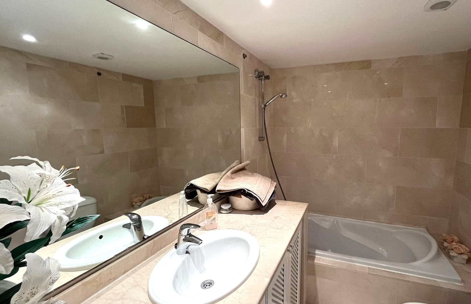 3 soveværelse Lejlighed til leje i Santa Ponsa - € 3.000 (Ref: 9251648)