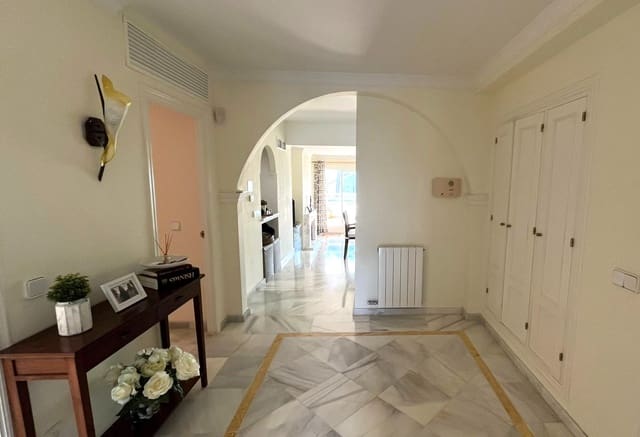 Appartement de 3 chambres à louer à Santa Ponsa, Calvià - 3 000 € (Ref: 9251648)