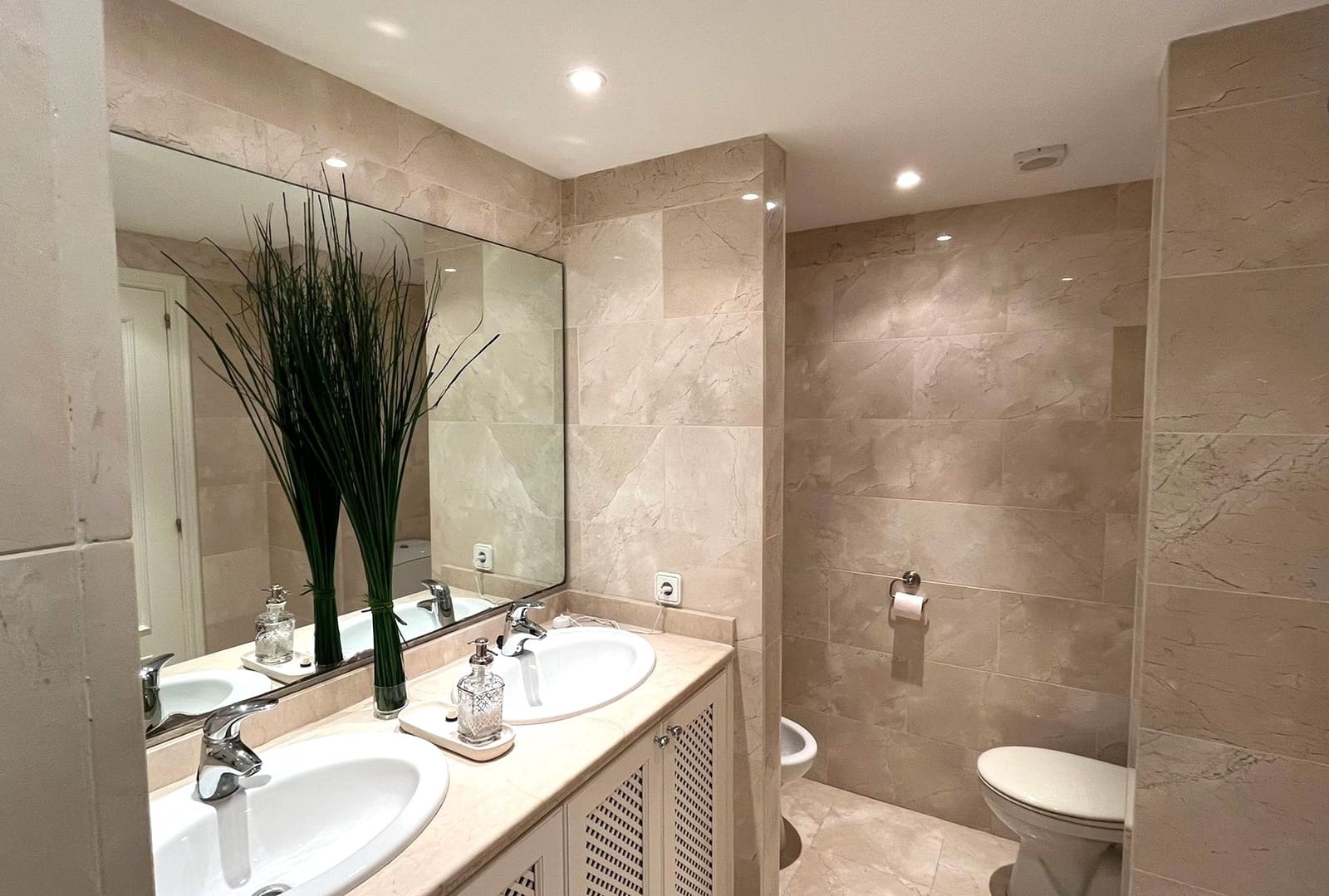 3 soveværelse Lejlighed til leje i Santa Ponsa - € 3.000 (Ref: 9251648)