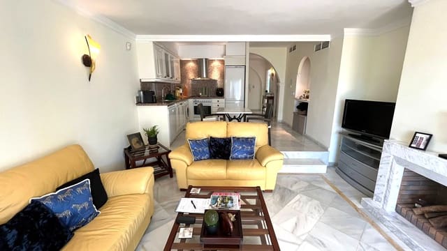 Appartement de 3 chambres à louer à Santa Ponsa, Calvià - 3 000 € (Ref: 9251648)