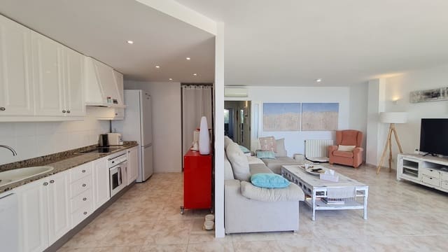 3 soveværelse Lejlighed til leje i Playas de Muro / Platges de Muro, Muro med garage - € 2.550 (Ref: 9256350)