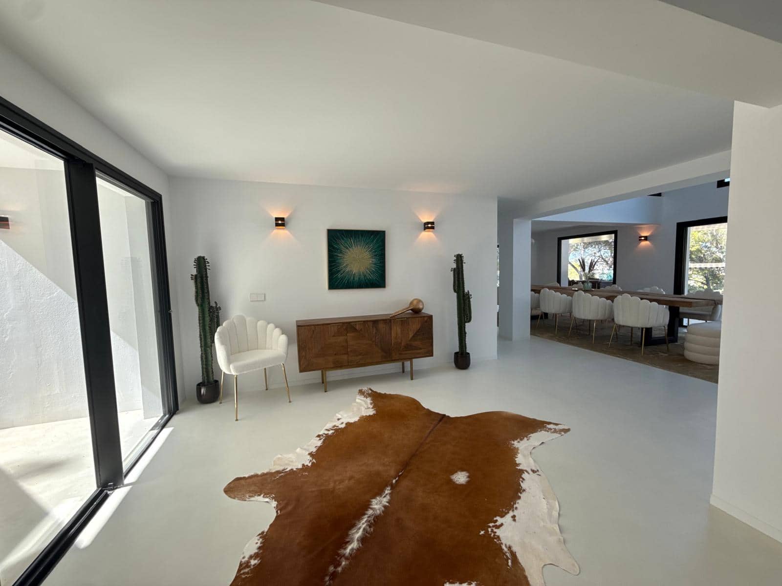 5 bedroom Villa for rent in Cas Catala with pool garage - € 13,000 (Ref: 9271898)