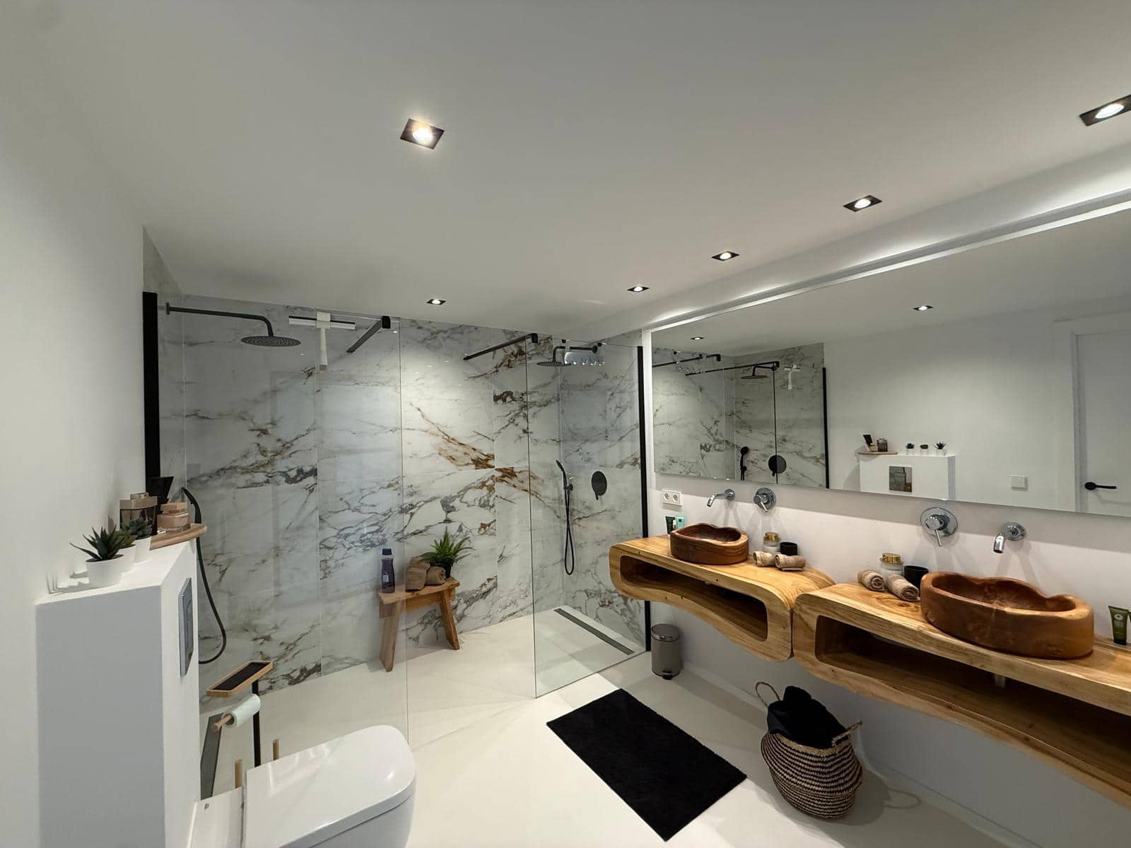 5 bedroom Villa for rent in Cas Catala with pool garage - € 13,000 (Ref: 9271898)