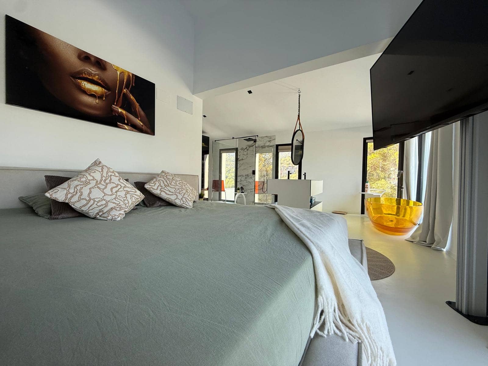 5 bedroom Villa for rent in Cas Catala with pool garage - € 13,000 (Ref: 9271898)