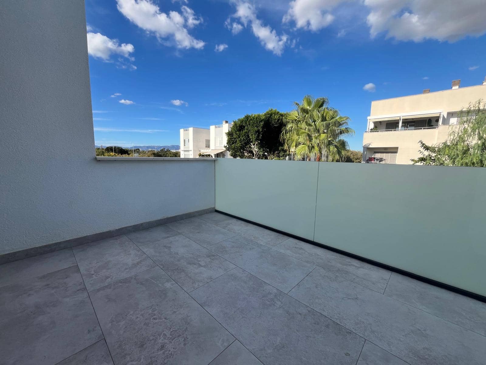 4 soveværelse Semi-Rækkehus til leje i Palma de Mallorca med garage - € 5.000 (Ref: 9271899)