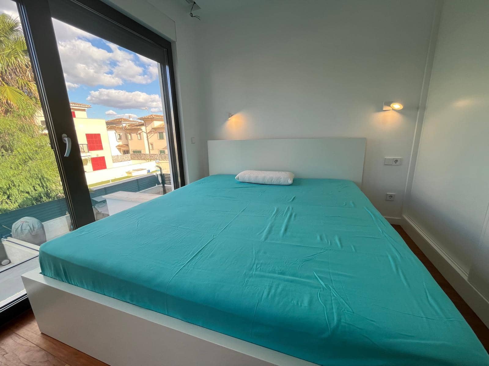 4 soveværelse Semi-Rækkehus til leje i Palma de Mallorca med garage - € 5.000 (Ref: 9271899)