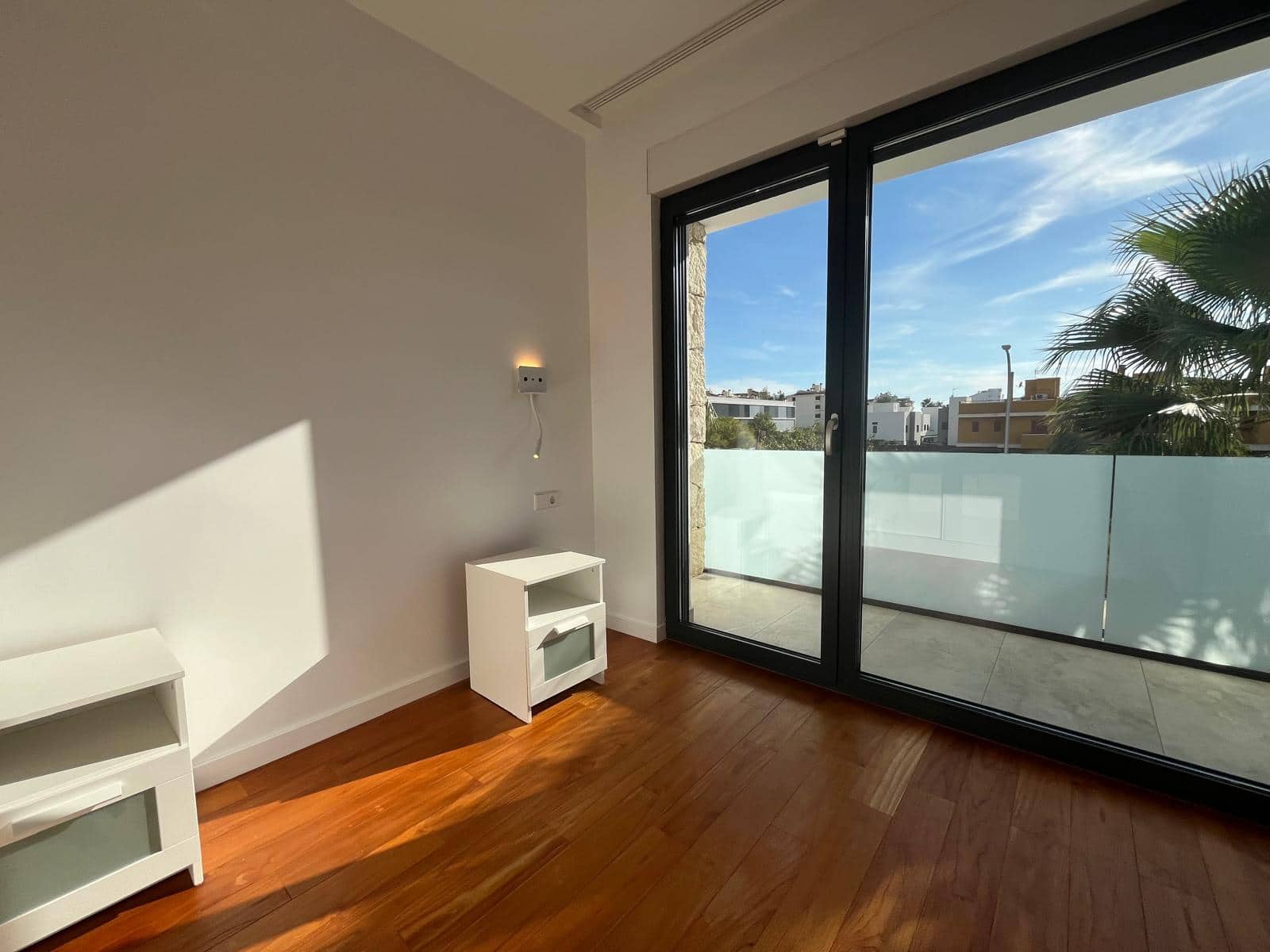 4 soveværelse Semi-Rækkehus til leje i Palma de Mallorca med garage - € 5.000 (Ref: 9271899)