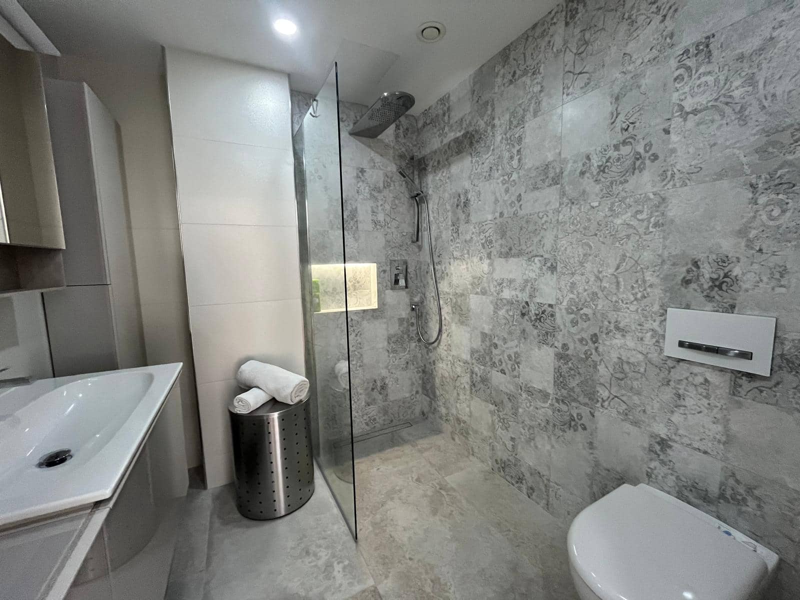 4 soveværelse Semi-Rækkehus til leje i Palma de Mallorca med garage - € 5.000 (Ref: 9271899)