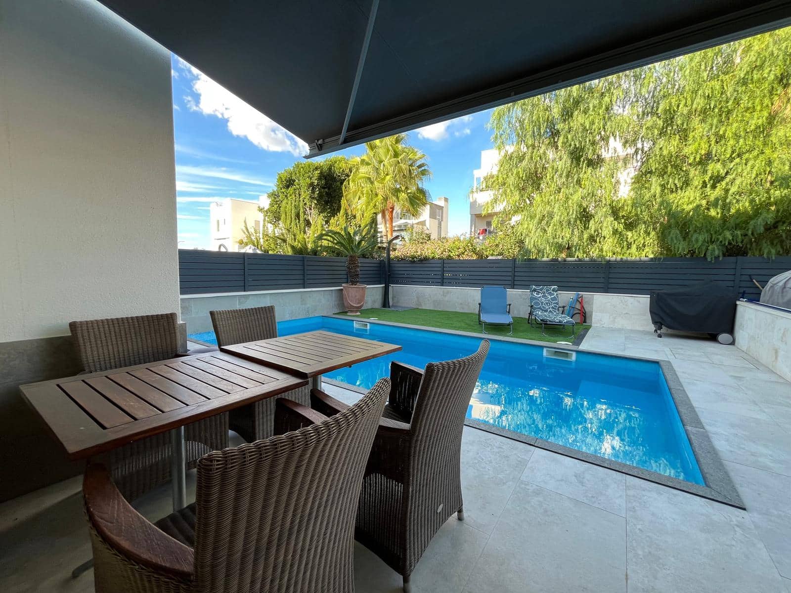 4 soveværelse Semi-Rækkehus til leje i Palma de Mallorca med garage - € 5.000 (Ref: 9271899)