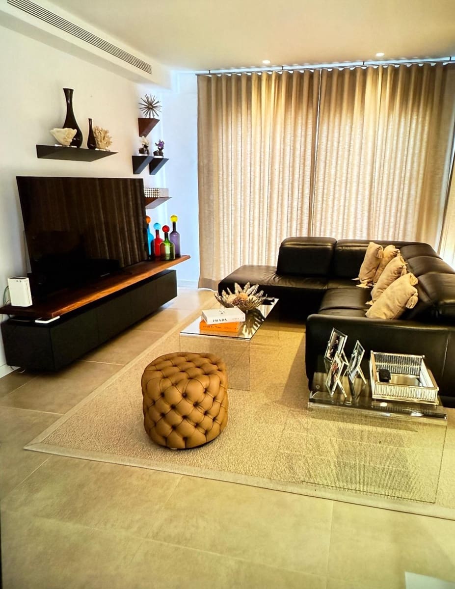 4 soveværelse Rækkehus til leje i Santa Ponsa med swimmingpool garage - € 10.000 (Ref: 9271900)