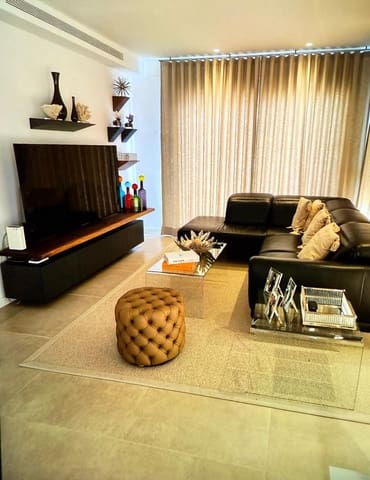 Adosado de 4 habitaciones en Santa Ponsa, Calvià en alquiler con piscina garaje - 10.000 € (Ref: 9271900)