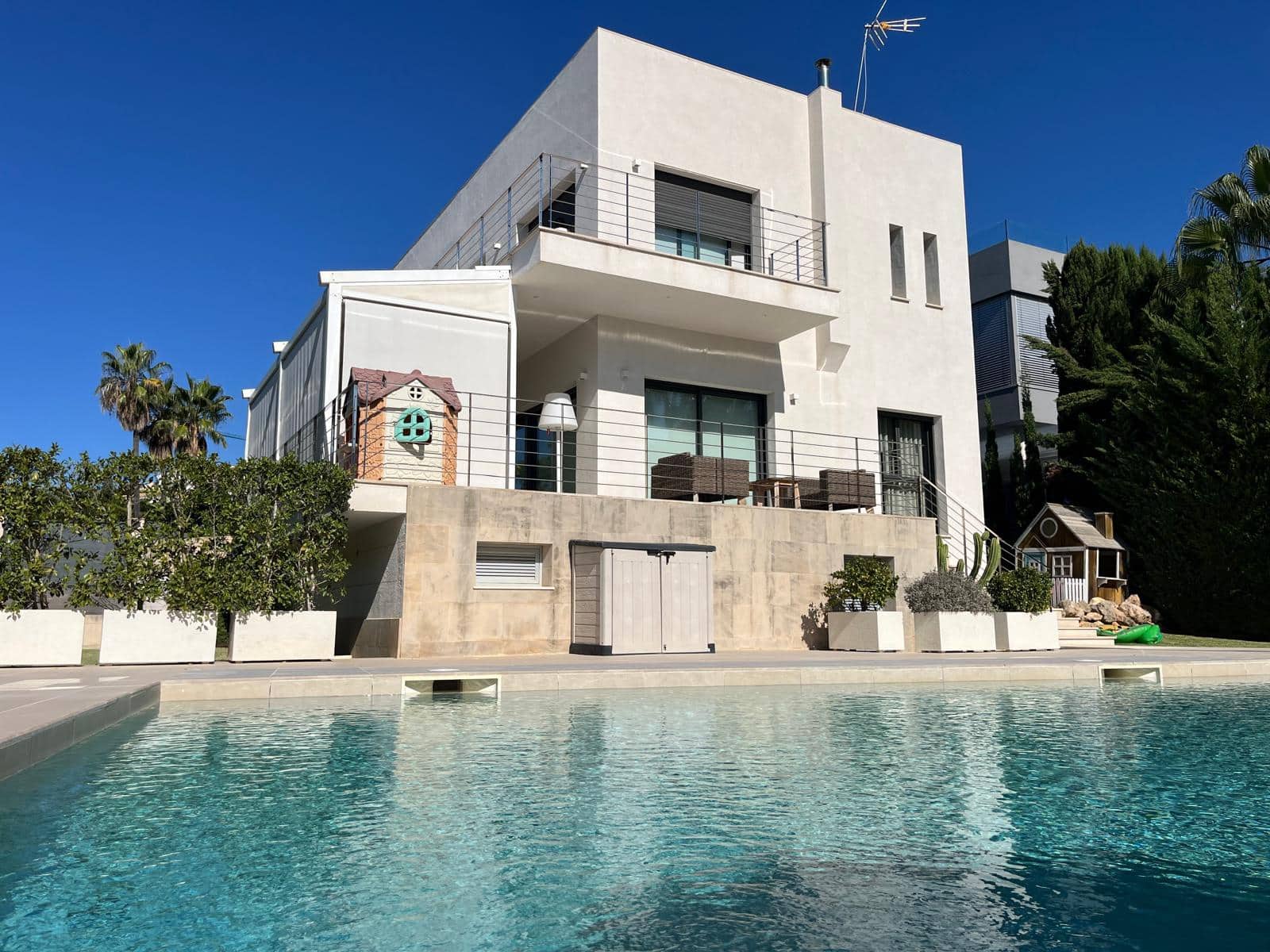 4 soveværelse Rækkehus til leje i Santa Ponsa med swimmingpool garage - € 10.000 (Ref: 9271900)