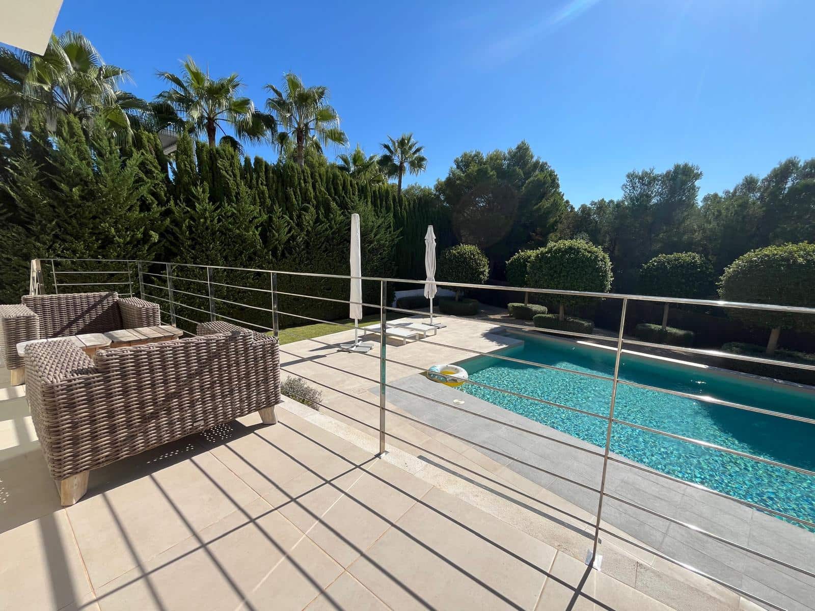 4 soveværelse Rækkehus til leje i Santa Ponsa med swimmingpool garage - € 10.000 (Ref: 9271900)