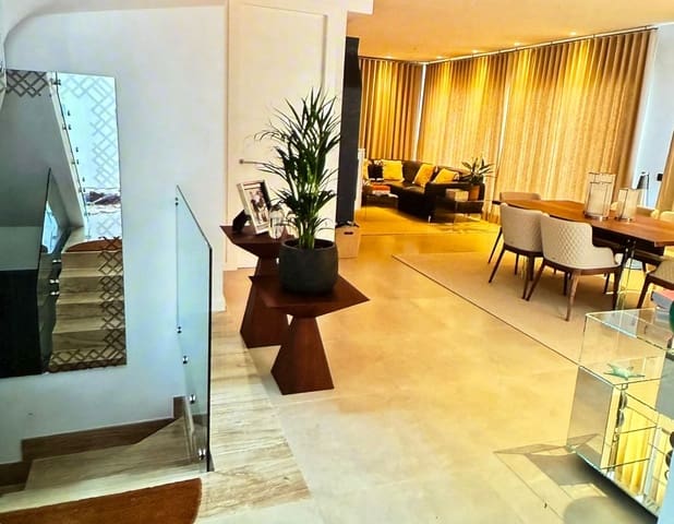 Adosado de 4 habitaciones en Santa Ponsa, Calvià en alquiler con piscina garaje - 10.000 € (Ref: 9271900)