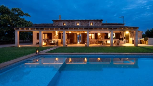 4 sypialnia Finka/Dom wiejski na sprzedaż w Campos z basenem garażem - 1 950 000 € (Ref: 9271902)