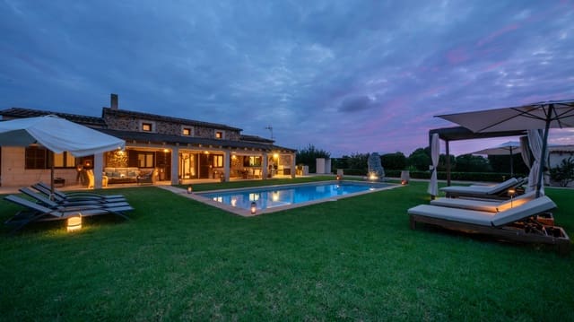 4 sypialnia Finka/Dom wiejski na sprzedaż w Campos z basenem garażem - 1 950 000 € (Ref: 9271902)