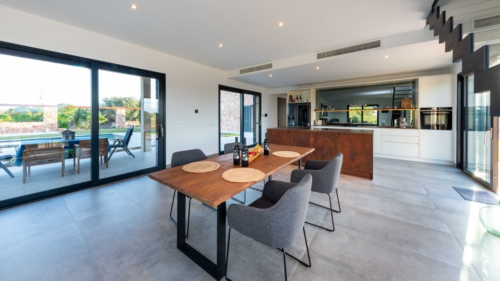 5 slaapkamer Finca/Landhuis te koop in Ses Salines met zwembad garage - € 3.250.000 (Ref: 9275296)