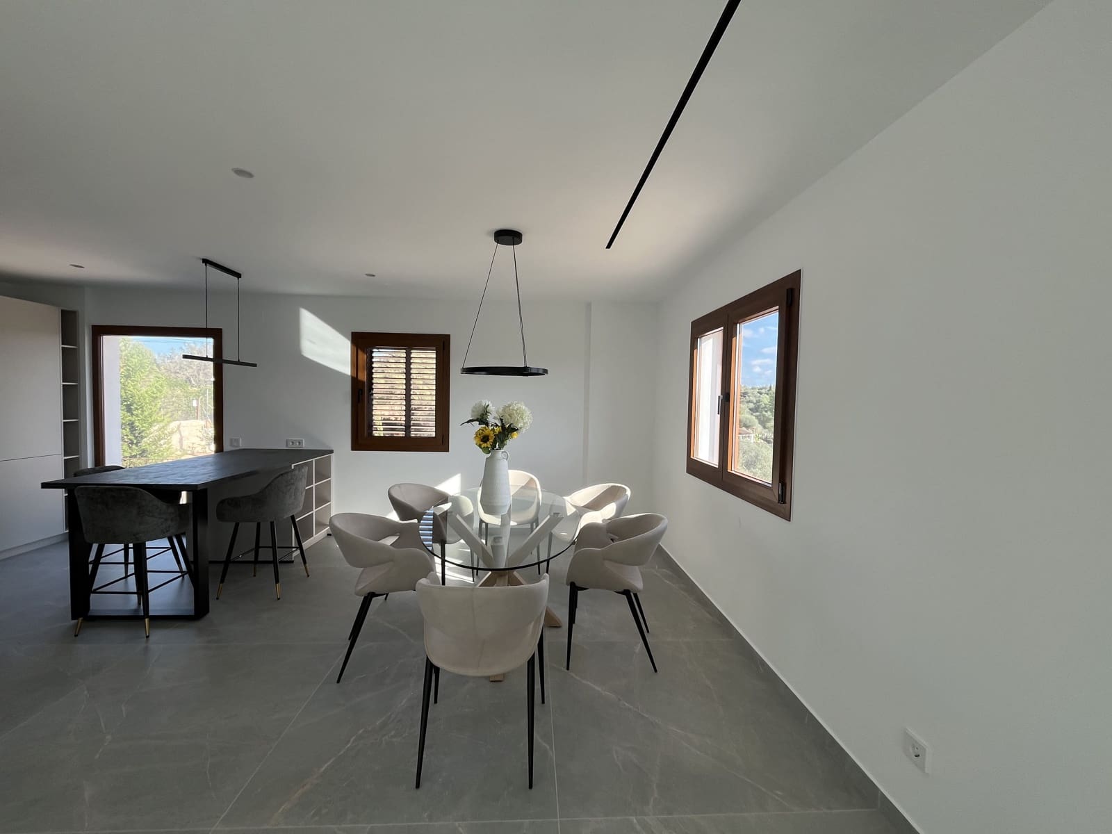 4 soveværelse Villa til leje i L'Aranjassa / S'Aranjassa med swimmingpool garage - € 13.000 (Ref: 9294101)