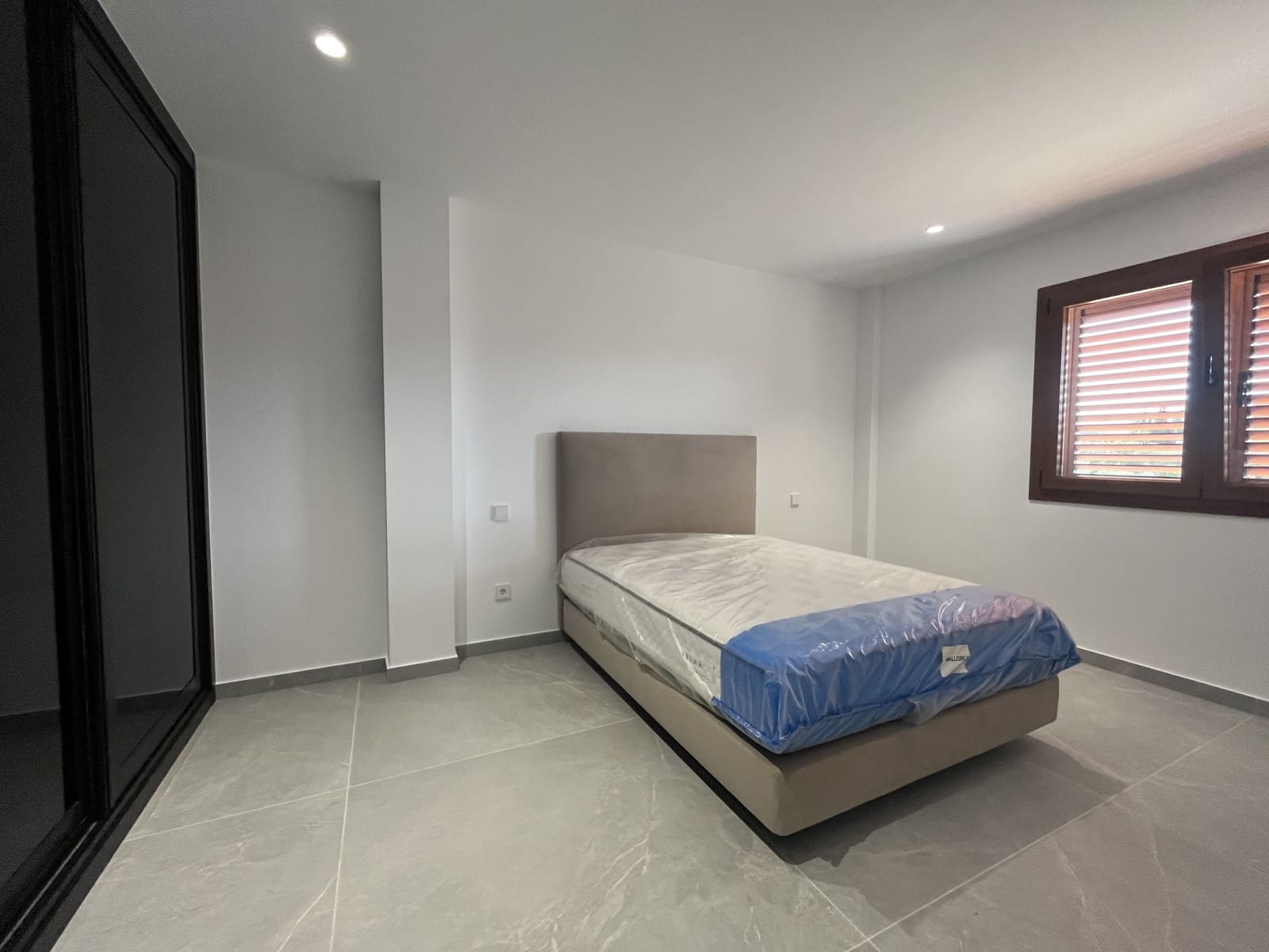 4 soveværelse Villa til leje i L'Aranjassa / S'Aranjassa med swimmingpool garage - € 13.000 (Ref: 9294101)