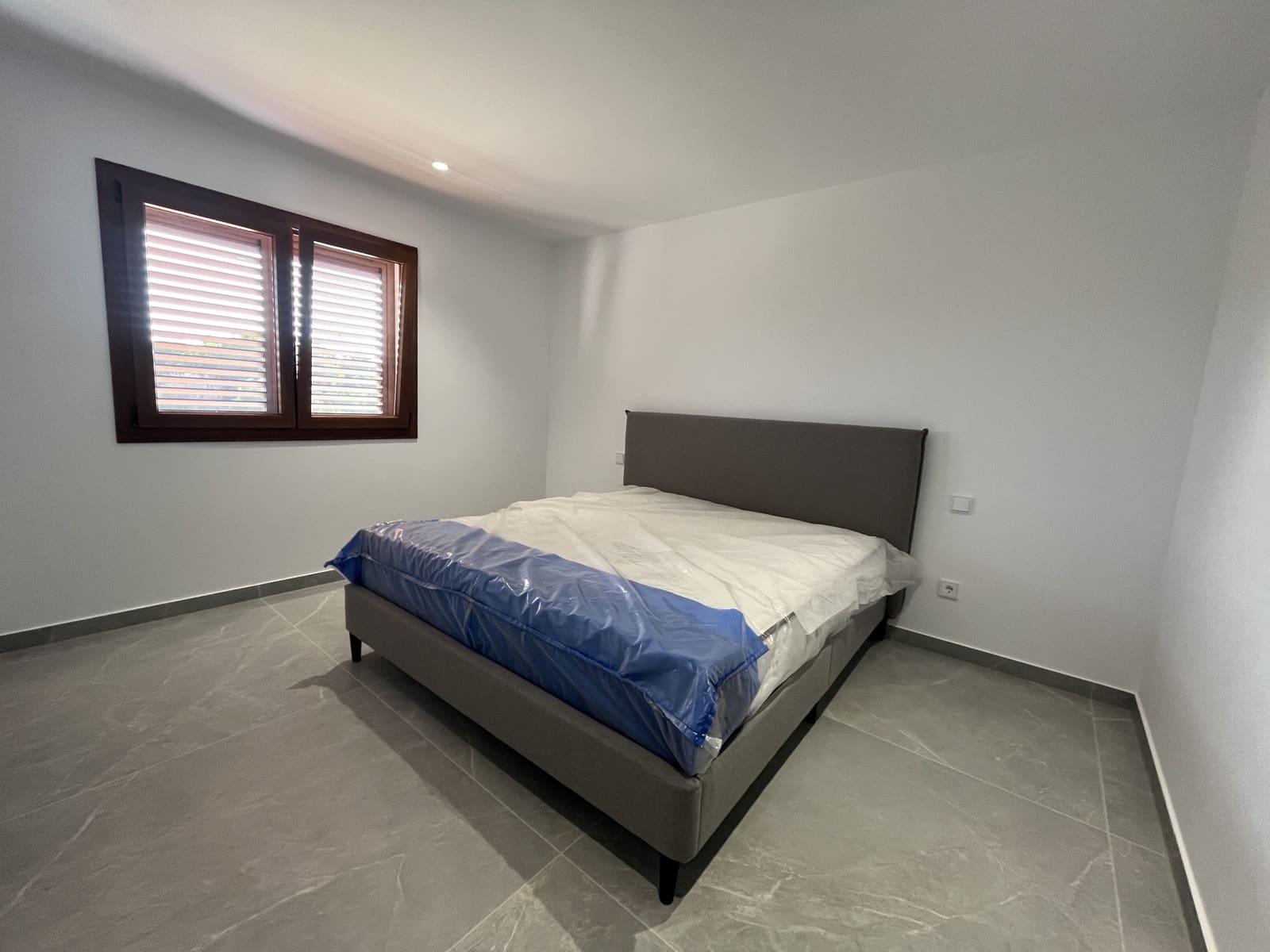 4 soveværelse Villa til leje i L'Aranjassa / S'Aranjassa med swimmingpool garage - € 13.000 (Ref: 9294101)