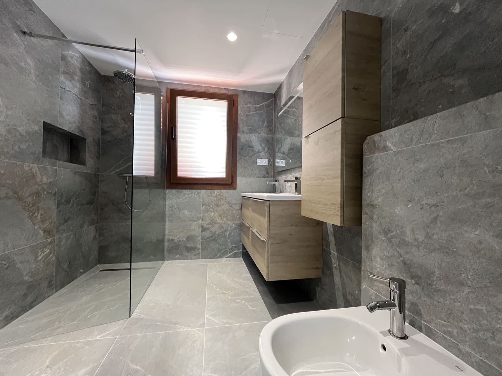 4 soveværelse Villa til leje i L'Aranjassa / S'Aranjassa med swimmingpool garage - € 13.000 (Ref: 9294101)