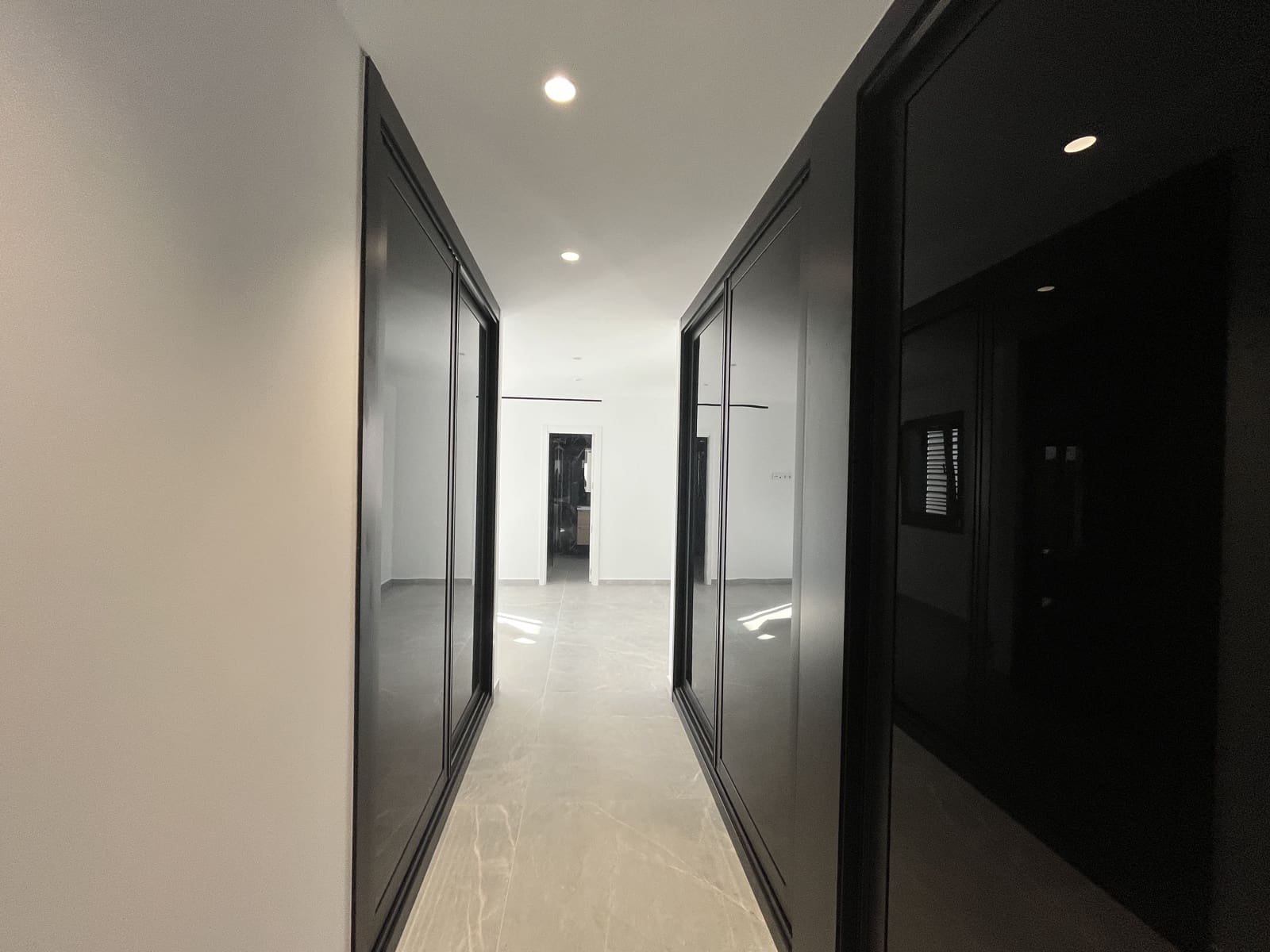 4 soveværelse Villa til leje i L'Aranjassa / S'Aranjassa med swimmingpool garage - € 13.000 (Ref: 9294101)