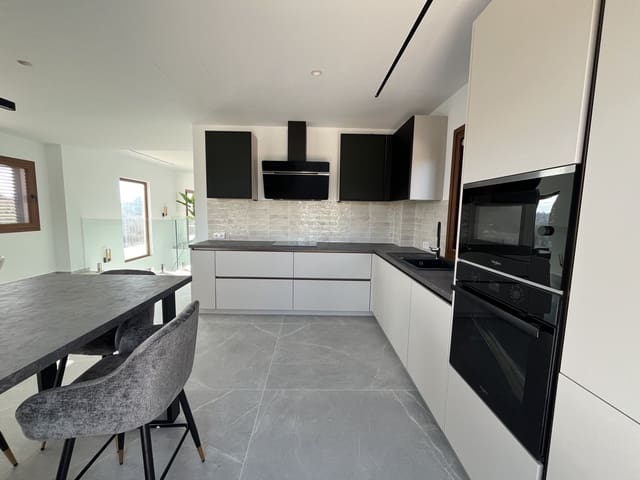 4 soveværelse Villa til leje i L'Aranjassa / S'Aranjassa, Palma de Mallorca med swimmingpool garage - € 13.000 (Ref: 9294101)