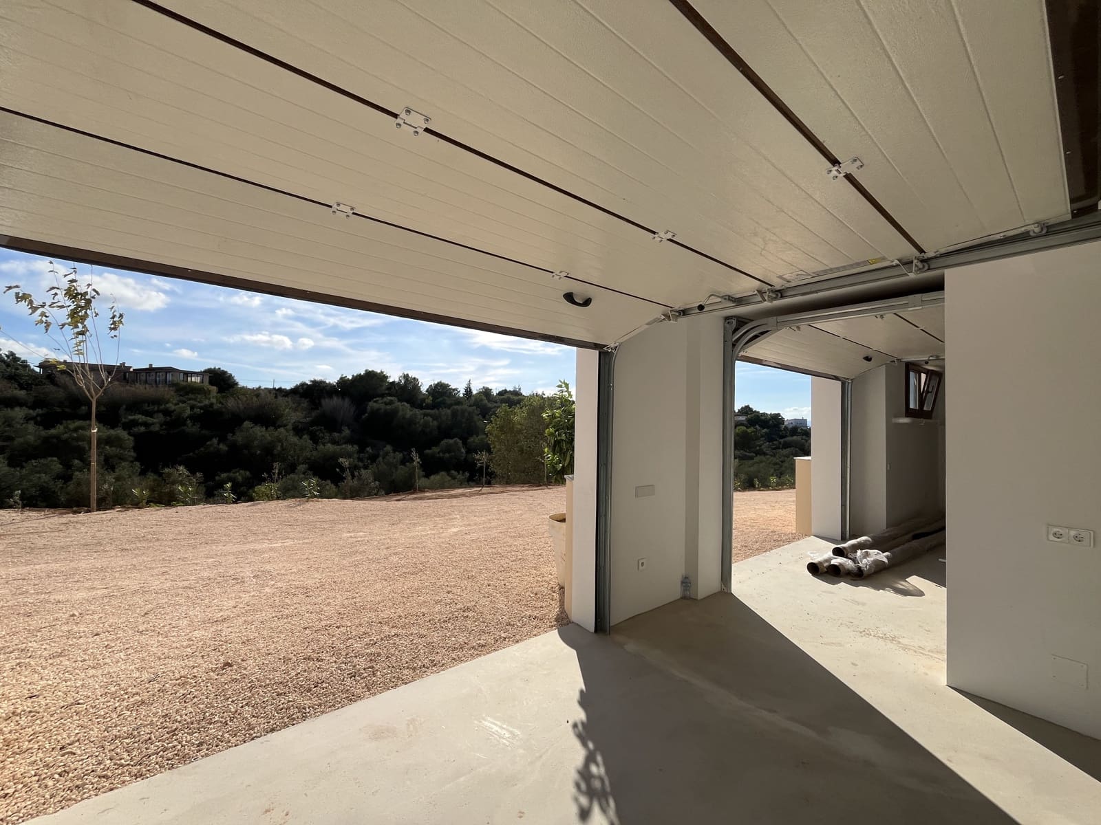 4 soveværelse Villa til leje i L'Aranjassa / S'Aranjassa med swimmingpool garage - € 13.000 (Ref: 9294101)