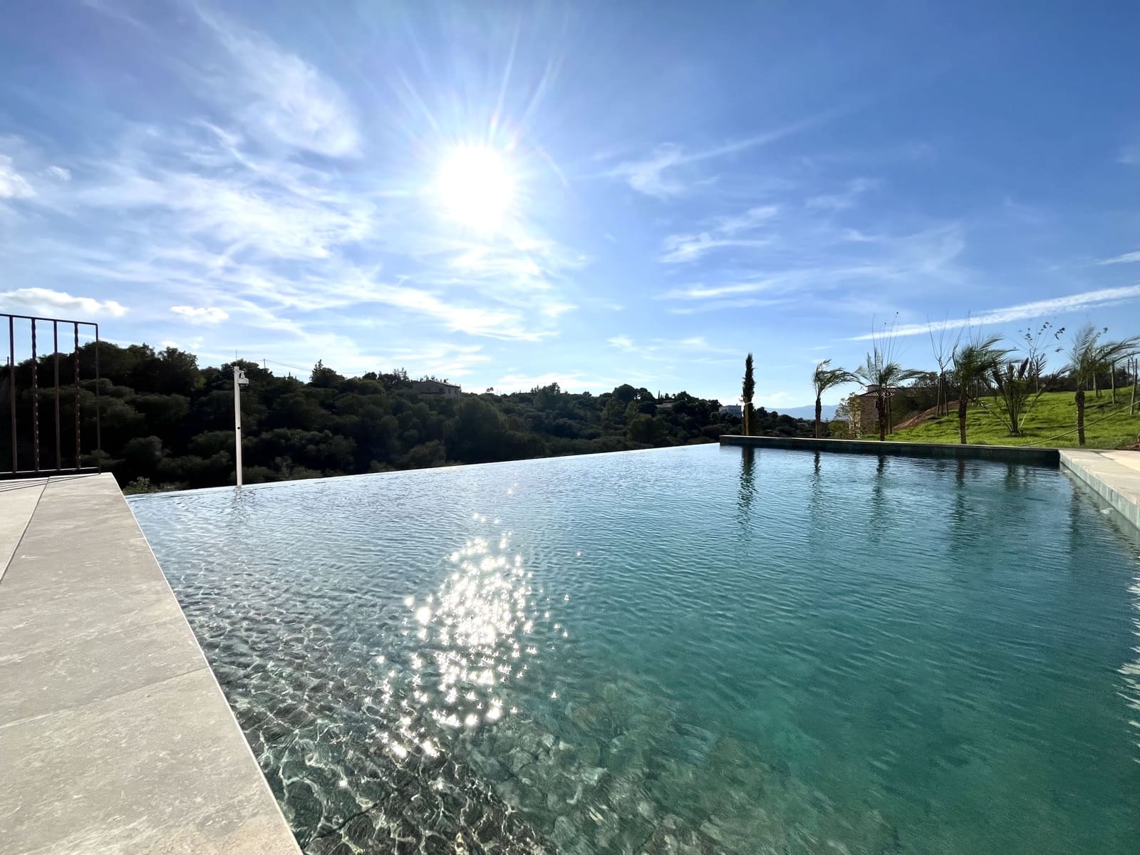 4 soveværelse Villa til leje i L'Aranjassa / S'Aranjassa med swimmingpool garage - € 13.000 (Ref: 9294101)