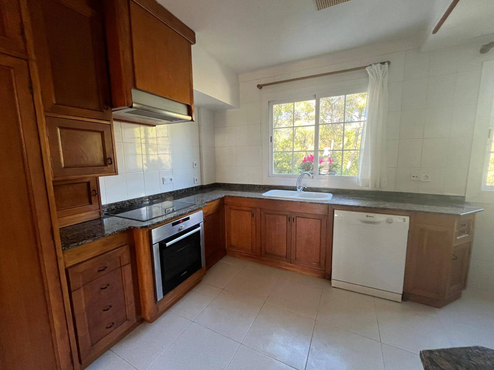 3 sypialnia Apartament do wynajęcia w Cas Catala z basenem garażem - 2 800 € (Ref: 9294102)