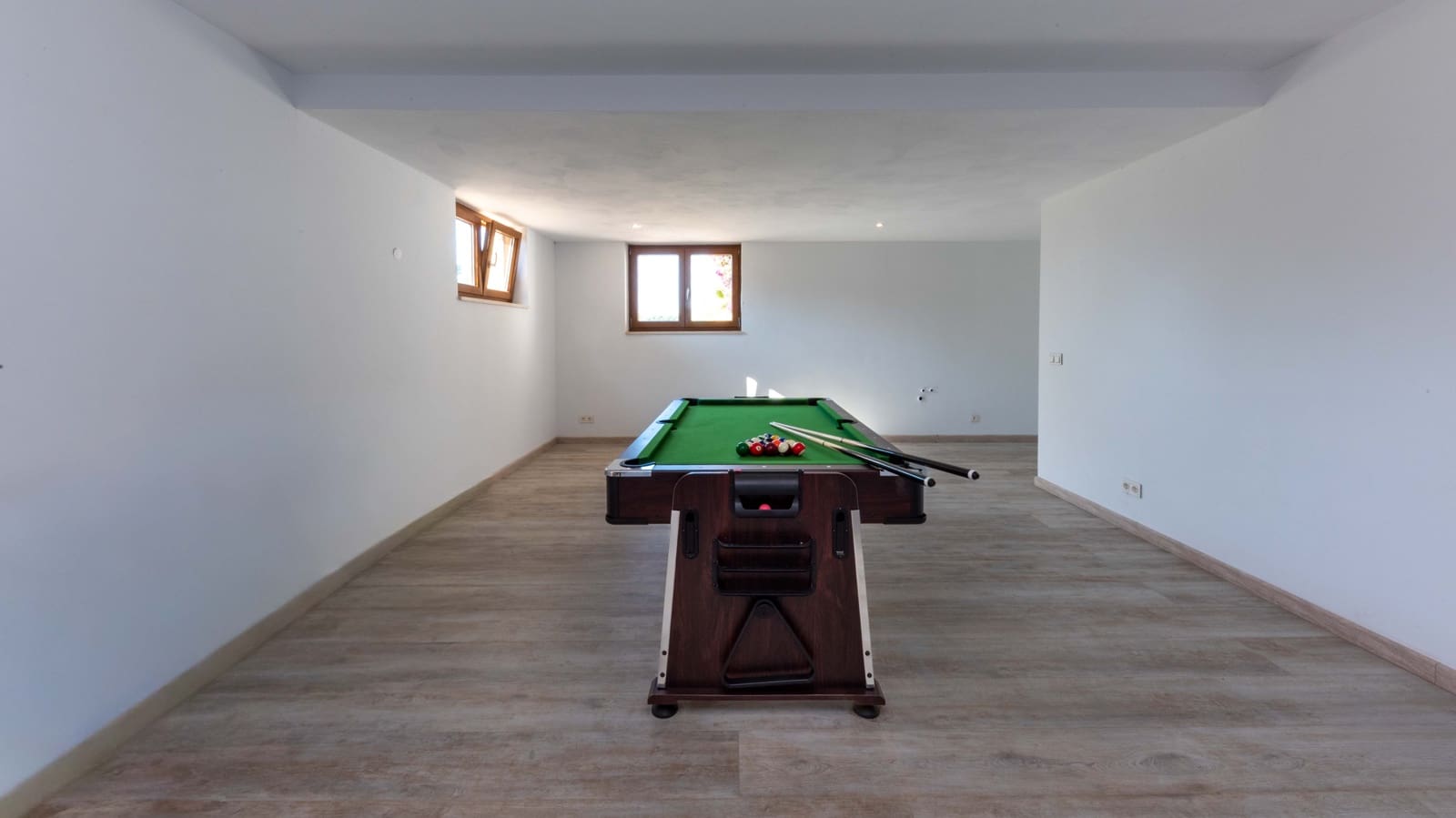 4 soveværelse Villa til salg i Puntiro med swimmingpool garage - € 3.200.000 (Ref: 9294106)