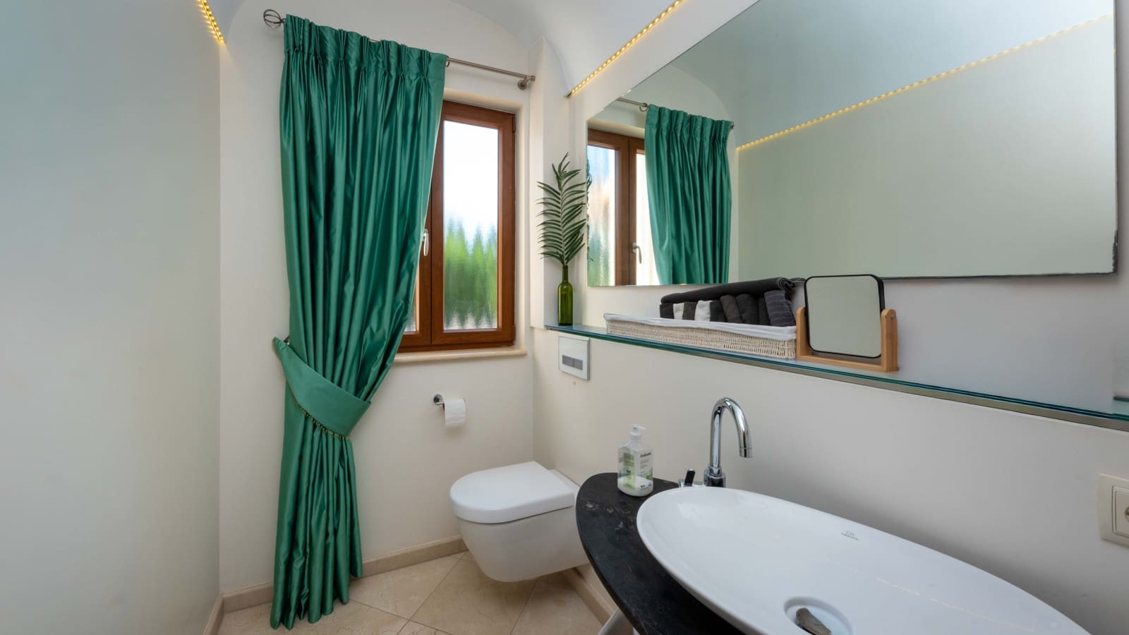 4 soveværelse Villa til salg i Puntiro med swimmingpool garage - € 3.200.000 (Ref: 9294106)