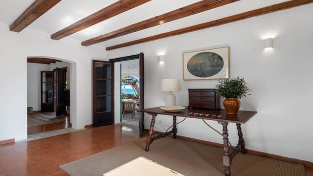 6 bedroom Villa for rent in Cala Ratjada, Capdepera with pool garage - € 15,000 (Ref: 9298962)